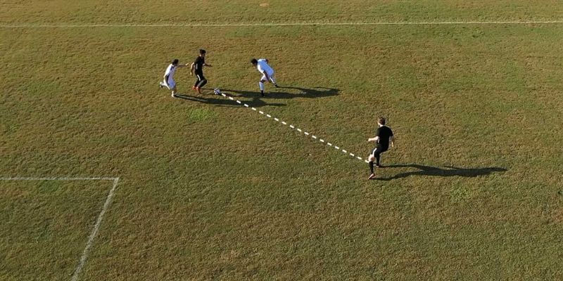 Di chuyển như thế nào để hỗ trợ đồng đội tốt hơn?